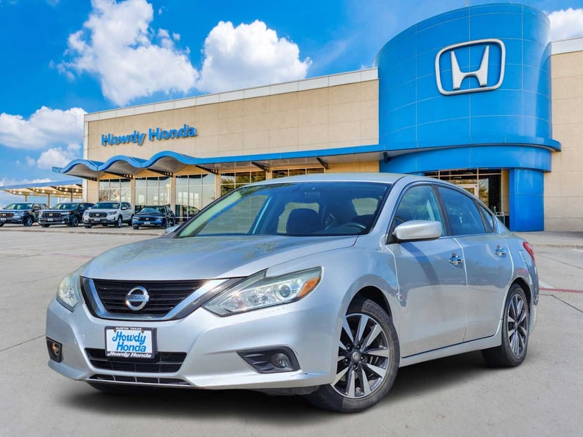 2017 Nissan Altima - Image 1