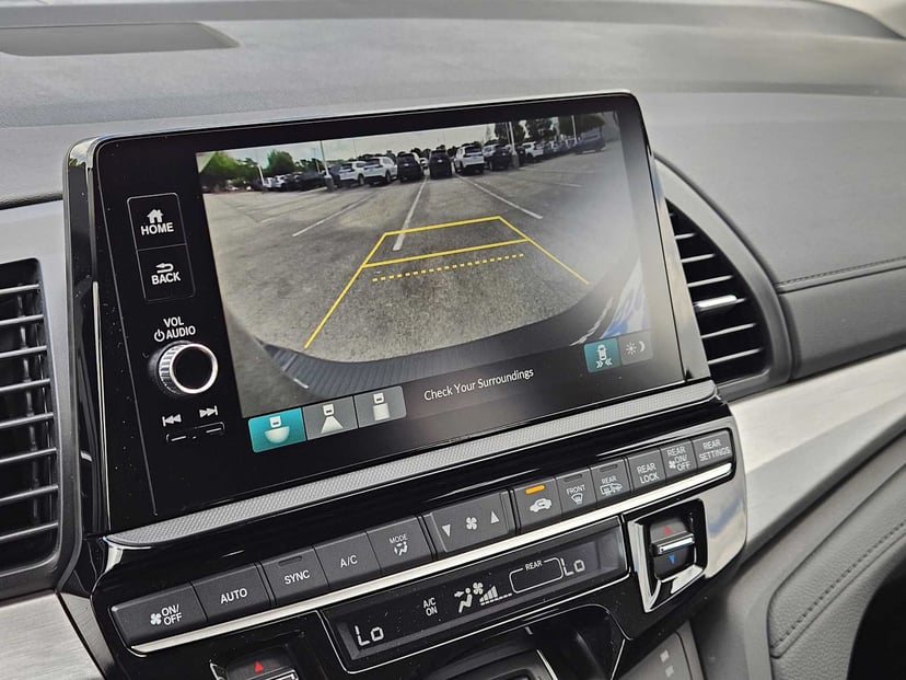 2026 Honda Odyssey - Image 13