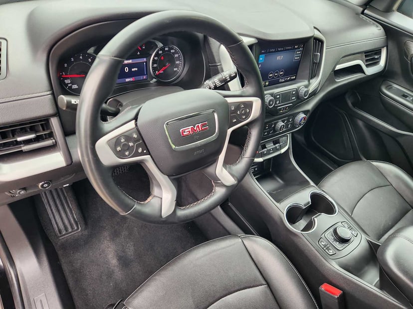 2023 GMC Terrain - Image 2
