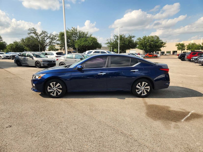 2019 Nissan Altima - Image 4