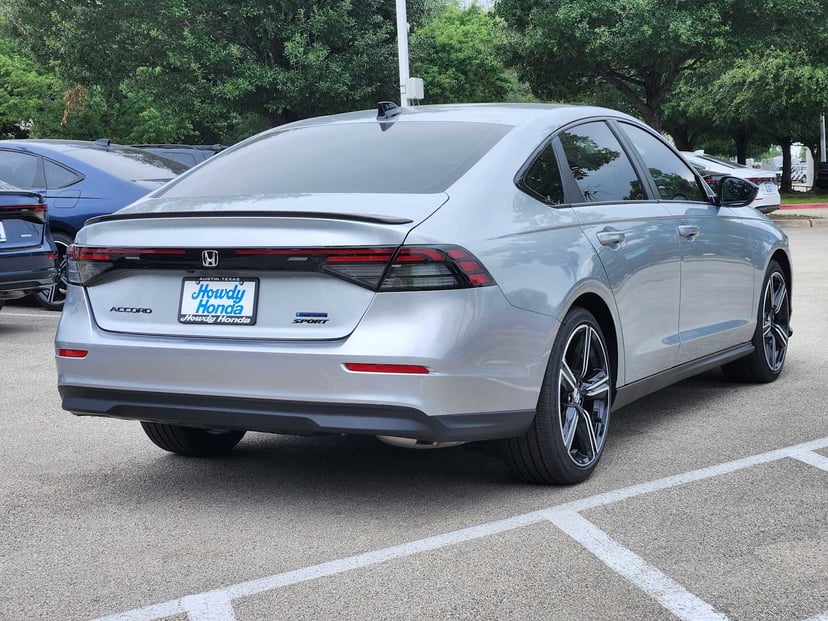 2026 Honda Accord Hybrid - Image 5