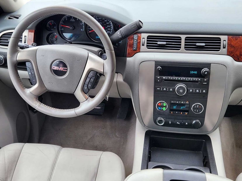 2011 GMC Yukon - Image 26
