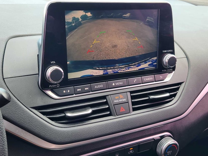 2019 Nissan Altima - Image 18