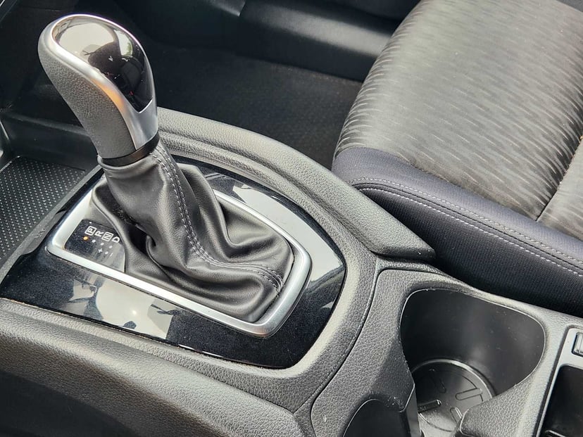 2017 Nissan Rogue - Image 20
