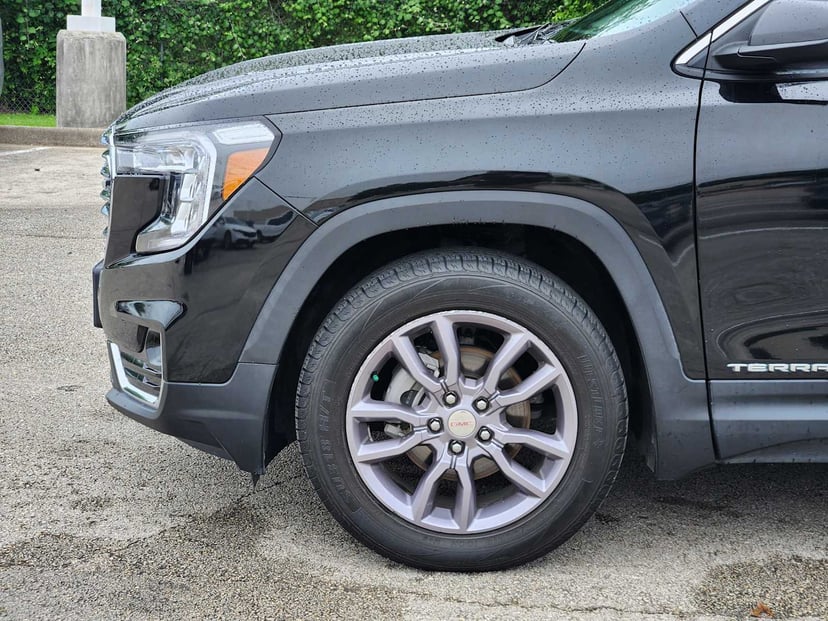 2023 GMC Terrain - Image 8
