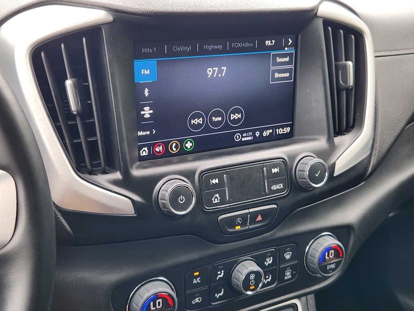 2023 GMC Terrain - Image 17