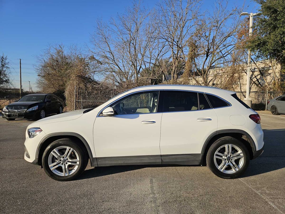 2021 Mercedes-Benz GLA 250 - Image 4