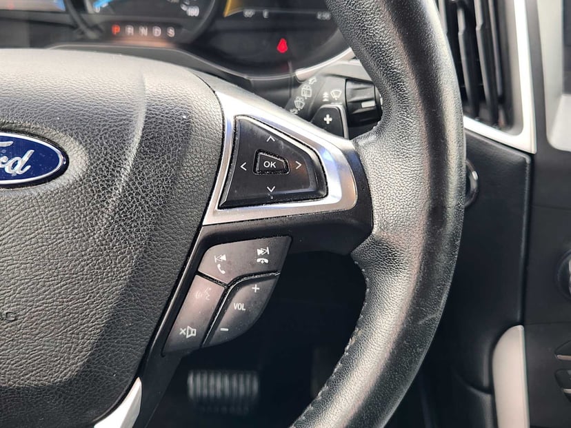 2016 Ford Edge - Image 28