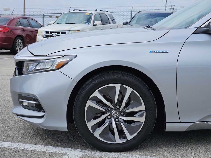 2018 Honda Accord Hybrid - Image 8