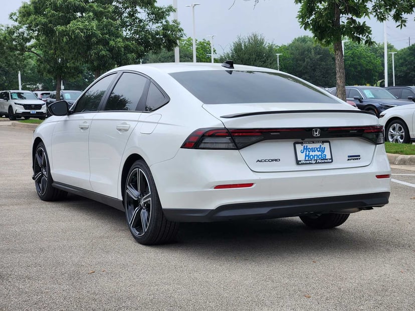 2026 Honda Accord Hybrid - Image 4