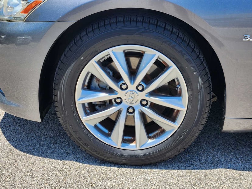2015 INFINITI Q40 - Image 9