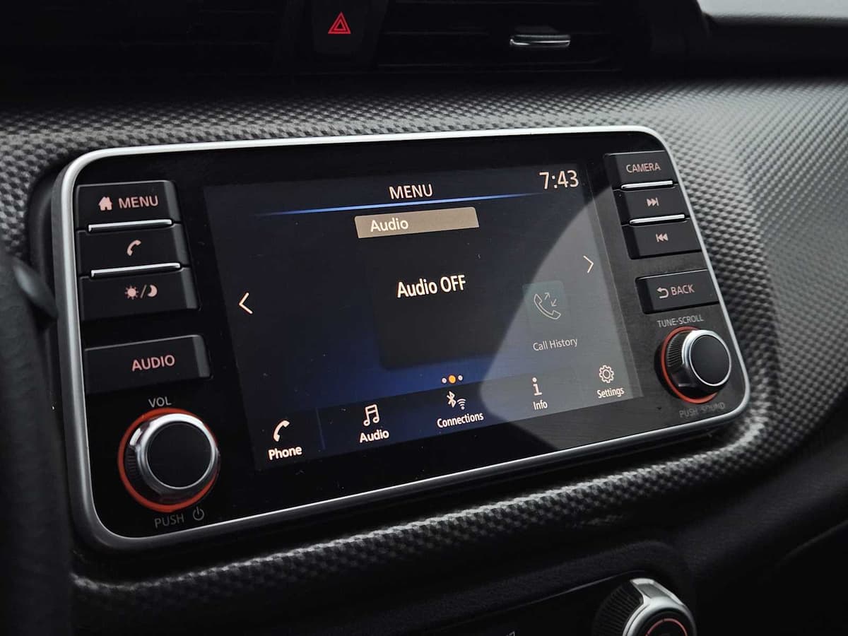 2020 Nissan Kicks - Image 17