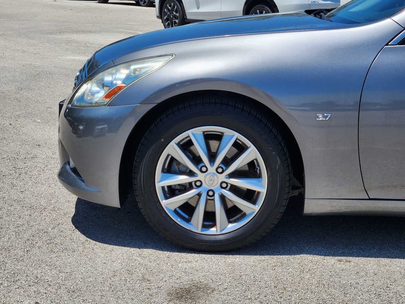 2015 INFINITI Q40 - Image 8