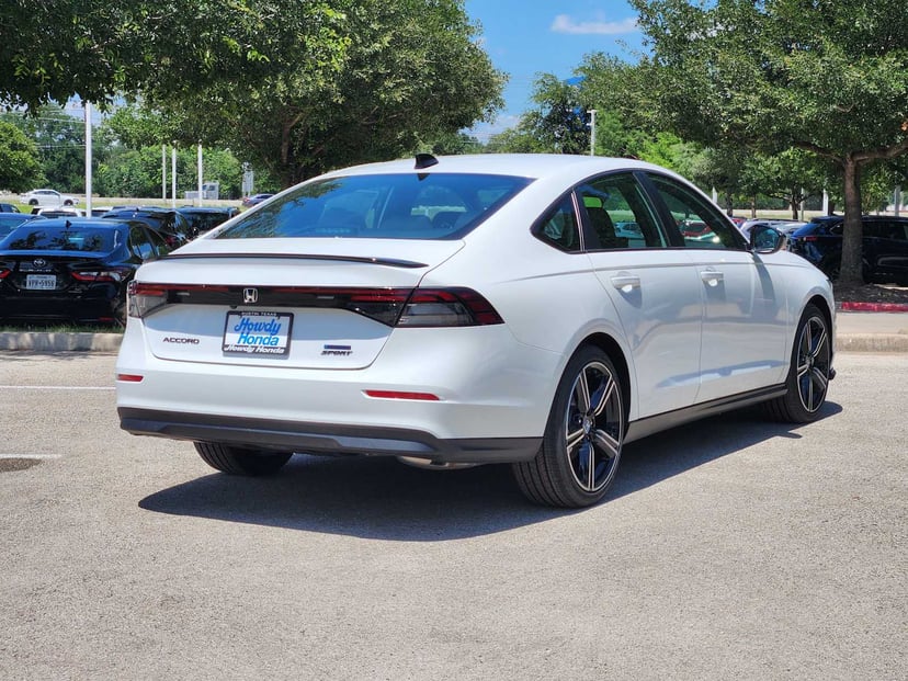 2026 Honda Accord Hybrid - Image 4