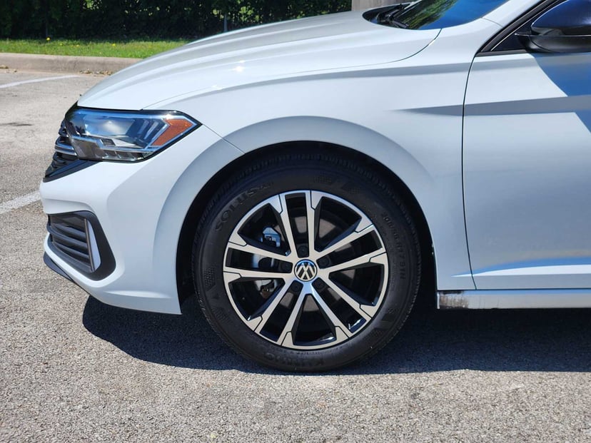 2023 Volkswagen Jetta - Image 8