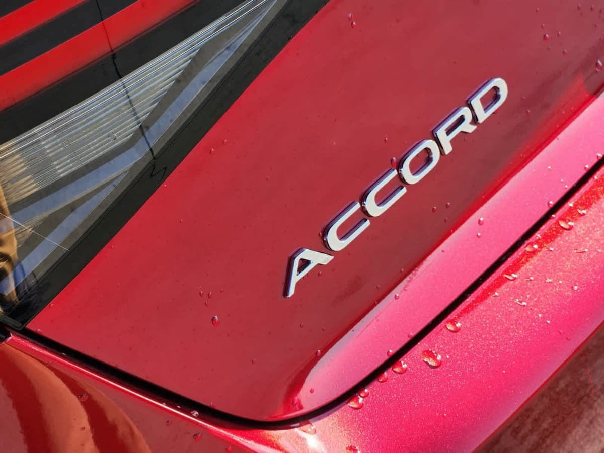 2025 Honda Accord Hybrid - Image 9