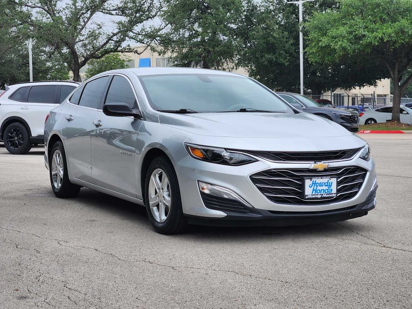 2021 Chevrolet Malibu - Image 3