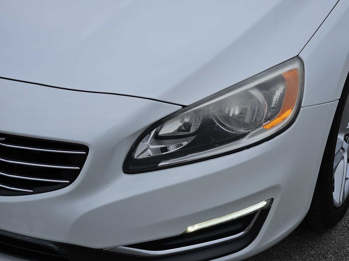 2015 Volvo S60 - Image 7