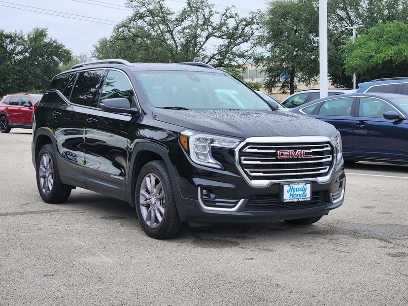 2023 GMC Terrain - Image 3