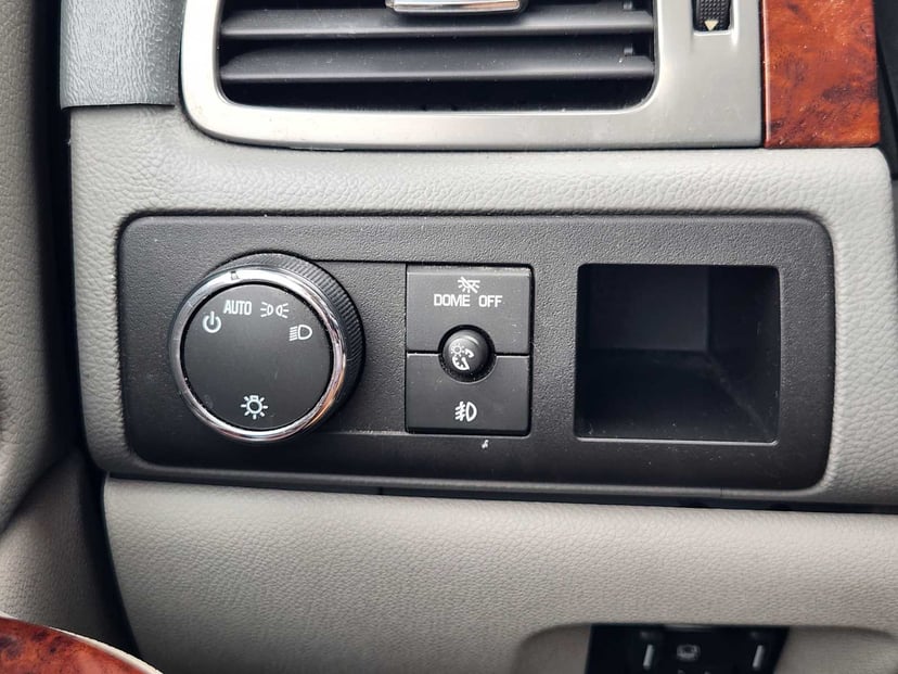 2011 GMC Yukon - Image 22