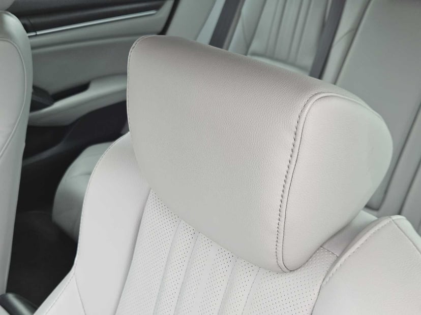 2018 Honda Accord Hybrid - Image 15