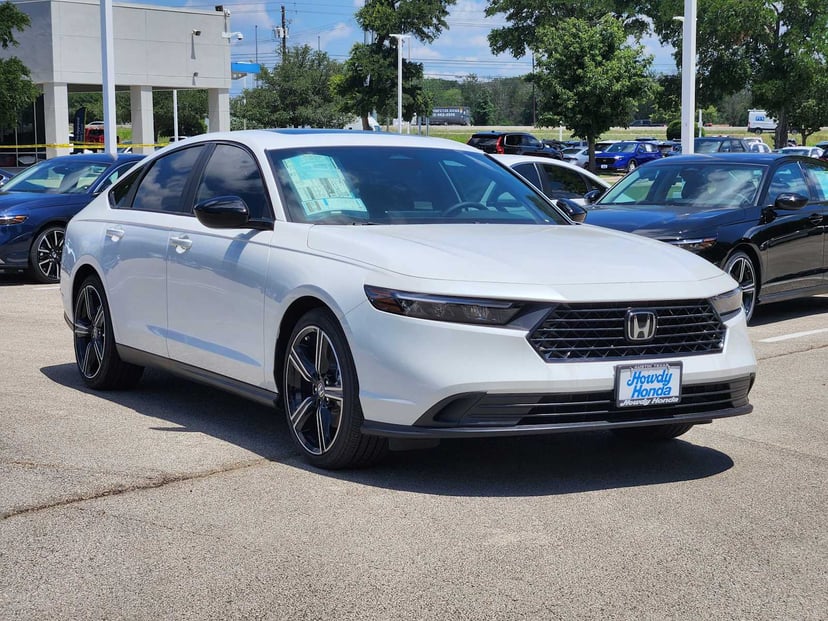 2026 Honda Accord Hybrid - Image 2