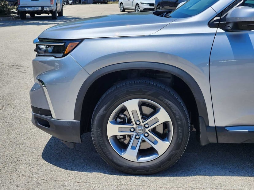 2023 Honda Pilot - Image 8