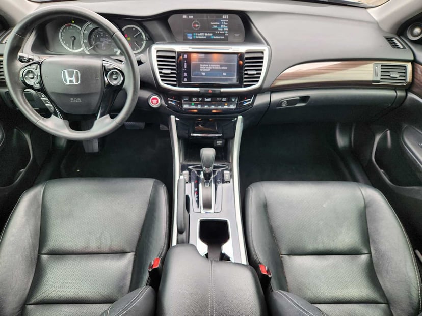 2017 Honda Accord - Image 25