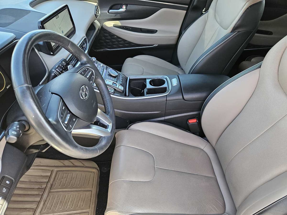 2022 Hyundai Santa Fe - Image 12