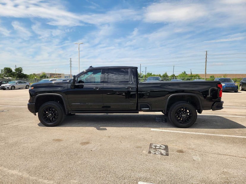 2026 Chevrolet Silverado 3500HD - Image 4