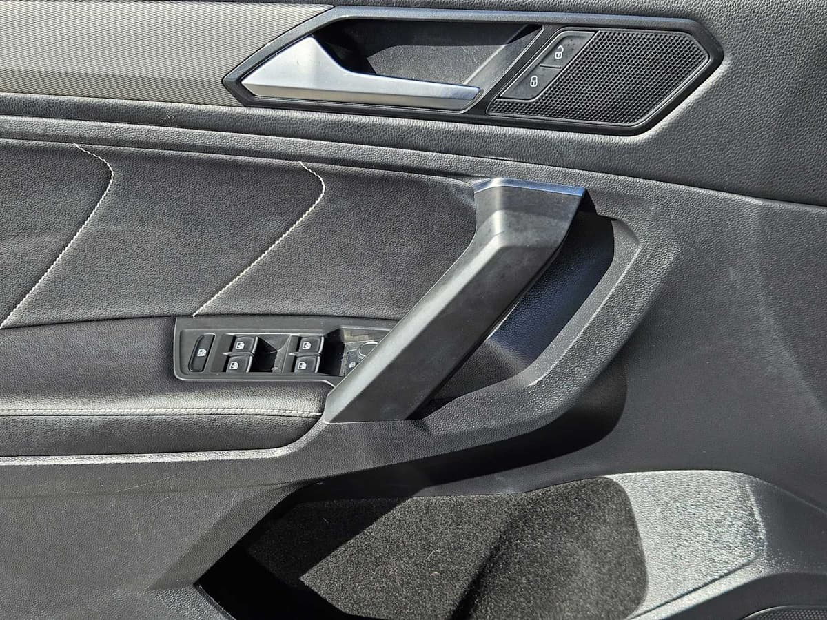 2023 Volkswagen Tiguan - Image 23