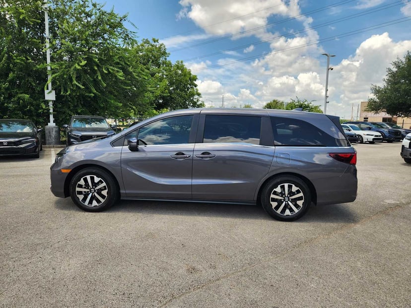 2026 Honda Odyssey - Image 2