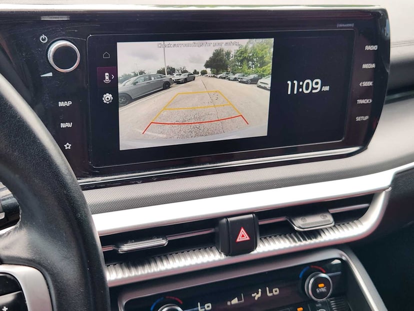 2022 Kia K5 - Image 18