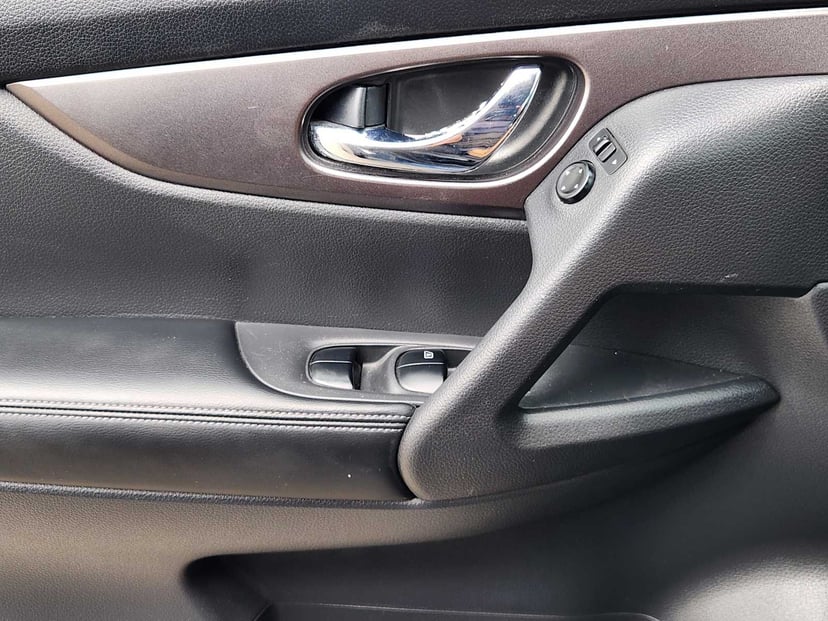2016 Nissan Rogue - Image 22