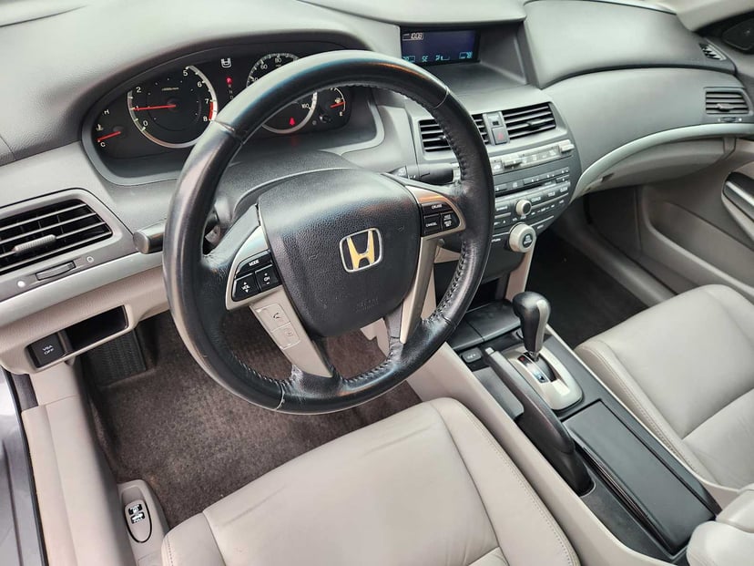 2010 Honda Accord - Image 2