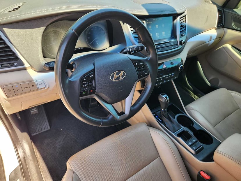 2016 Hyundai Tucson - Image 2