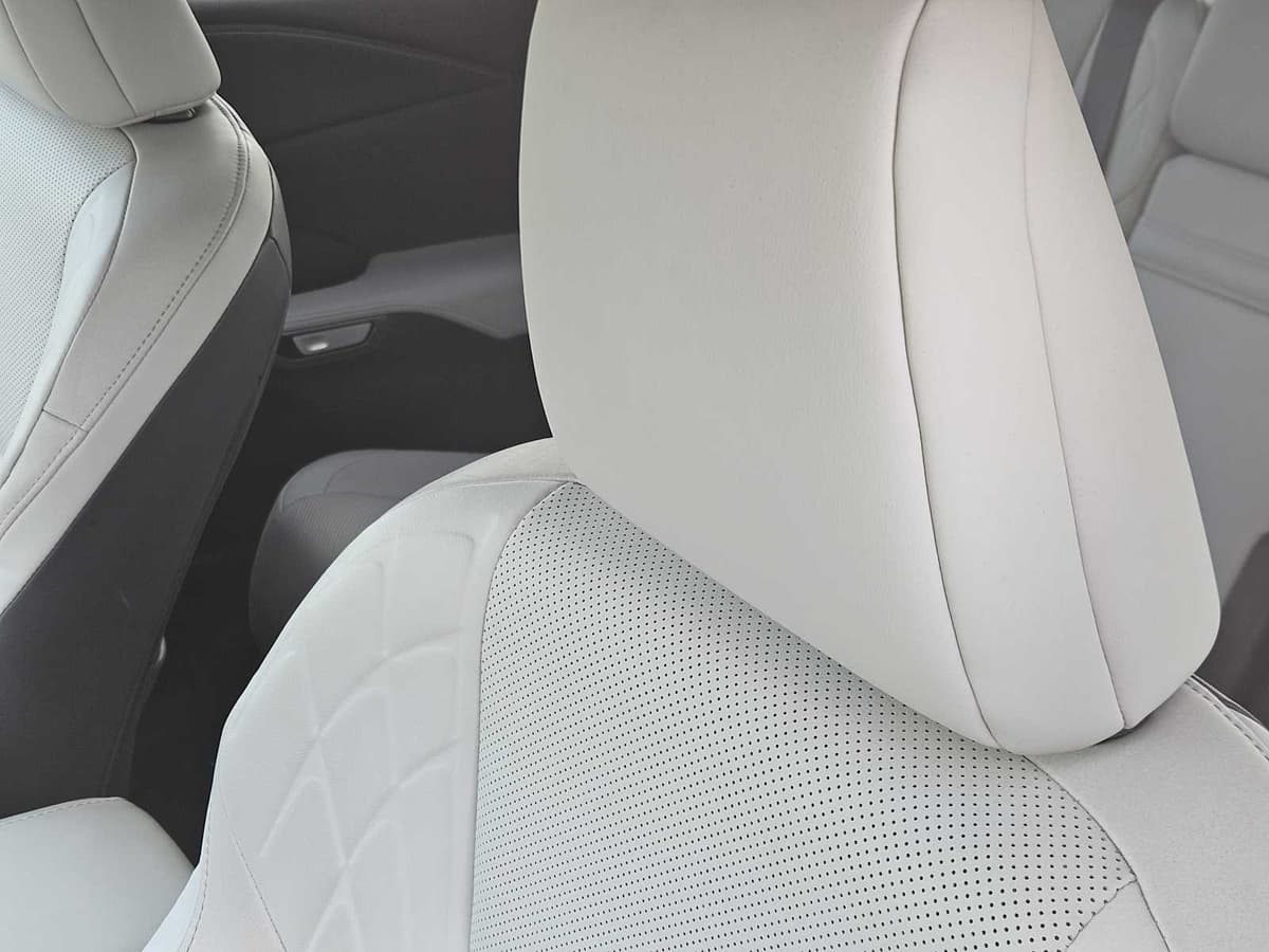 2023 LEXUS RX - Image 15