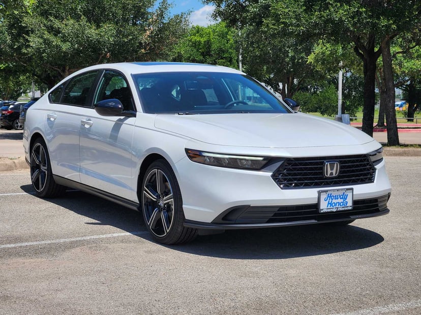 2026 Honda Accord Hybrid - Image 2