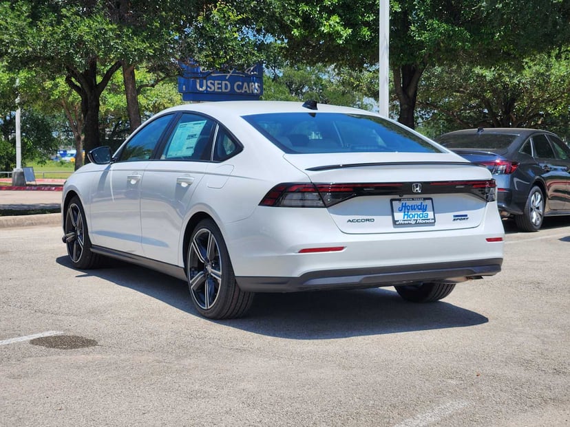 2026 Honda Accord Hybrid - Image 3