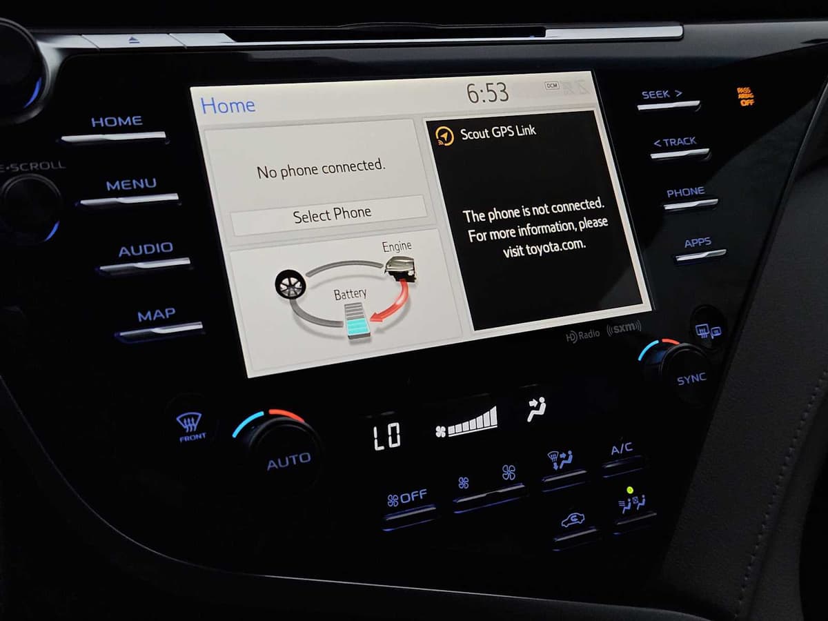 2019 Toyota Camry - Image 17