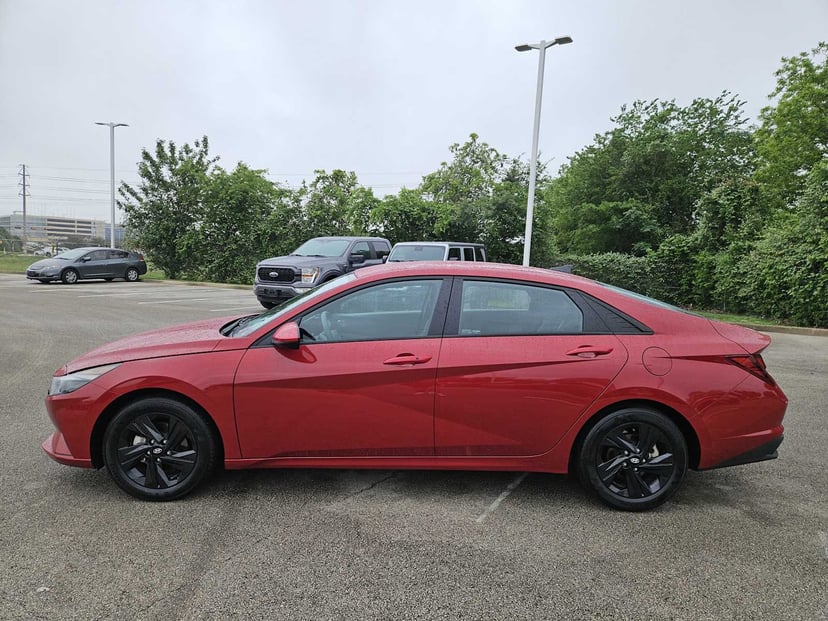2023 Hyundai Elantra - Image 4