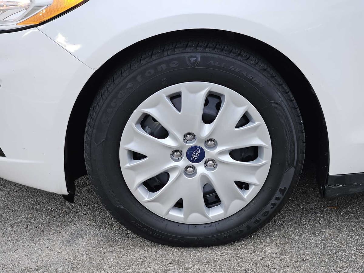 2020 Ford Fusion - Image 9