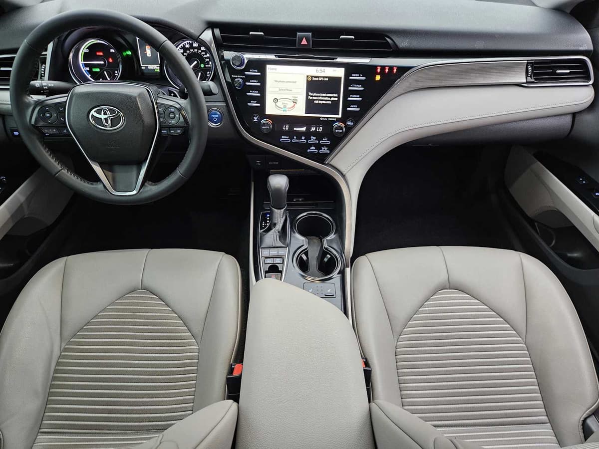 2019 Toyota Camry - Image 25