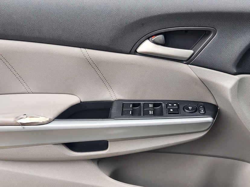 2010 Honda Accord - Image 22
