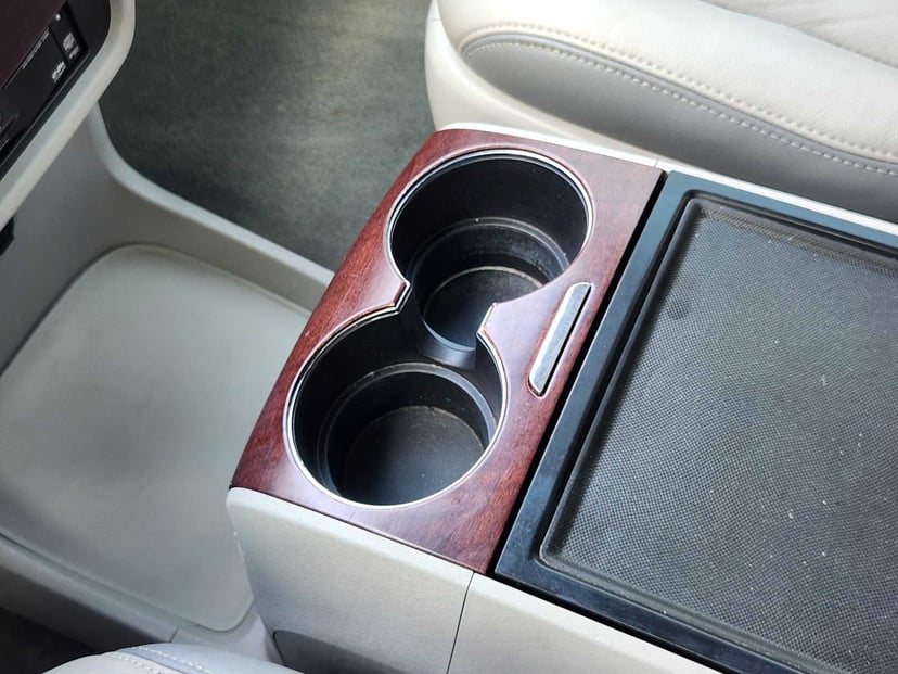 2014 Toyota Sienna - Image 19