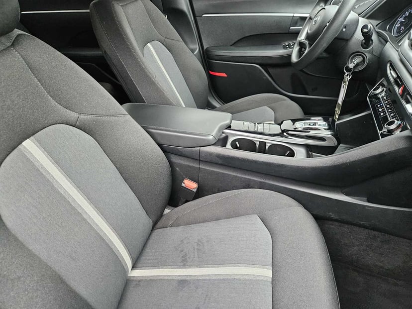 2022 Hyundai Sonata - Image 13