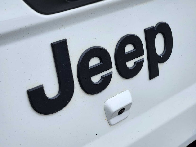 2020 Jeep Gladiator - Image 11