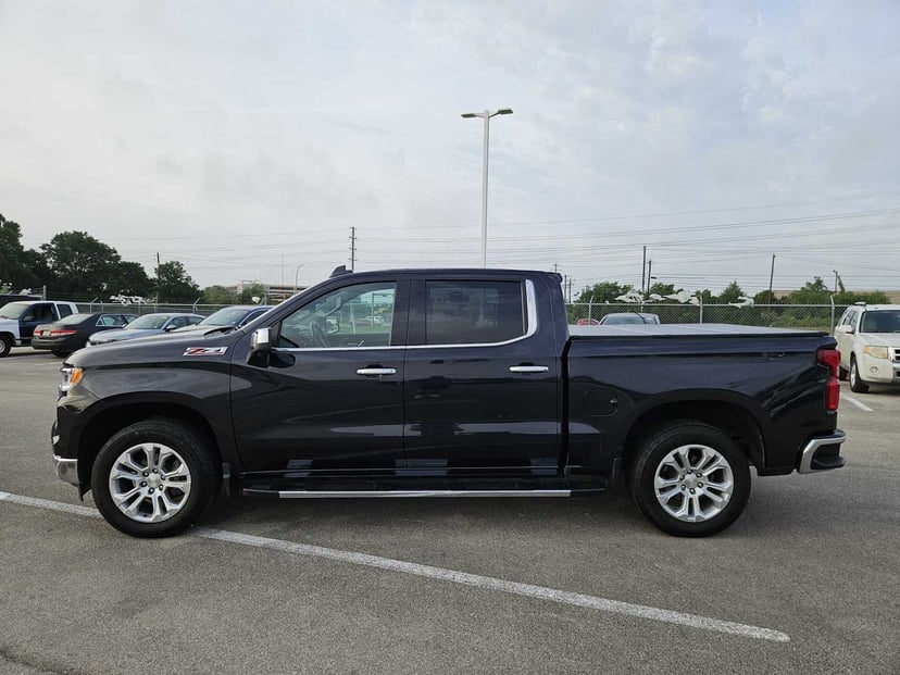 2023 Chevrolet Silverado 1500 - Image 4