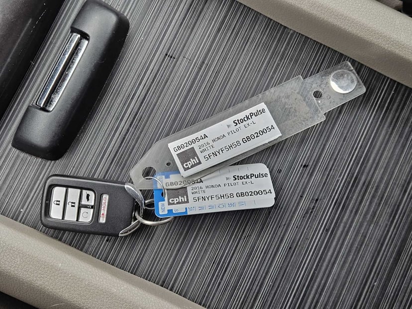 2016 Honda Pilot - Image 30