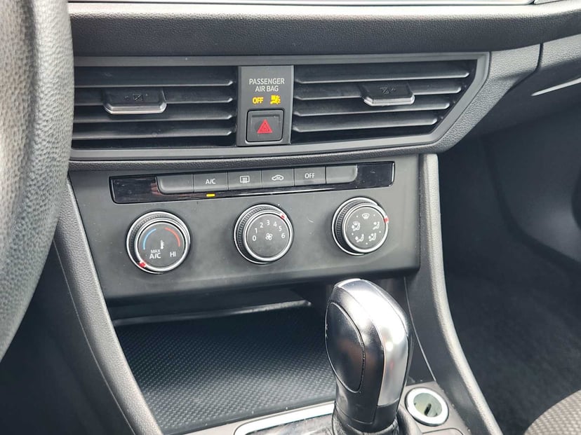 2019 Volkswagen Jetta - Image 19